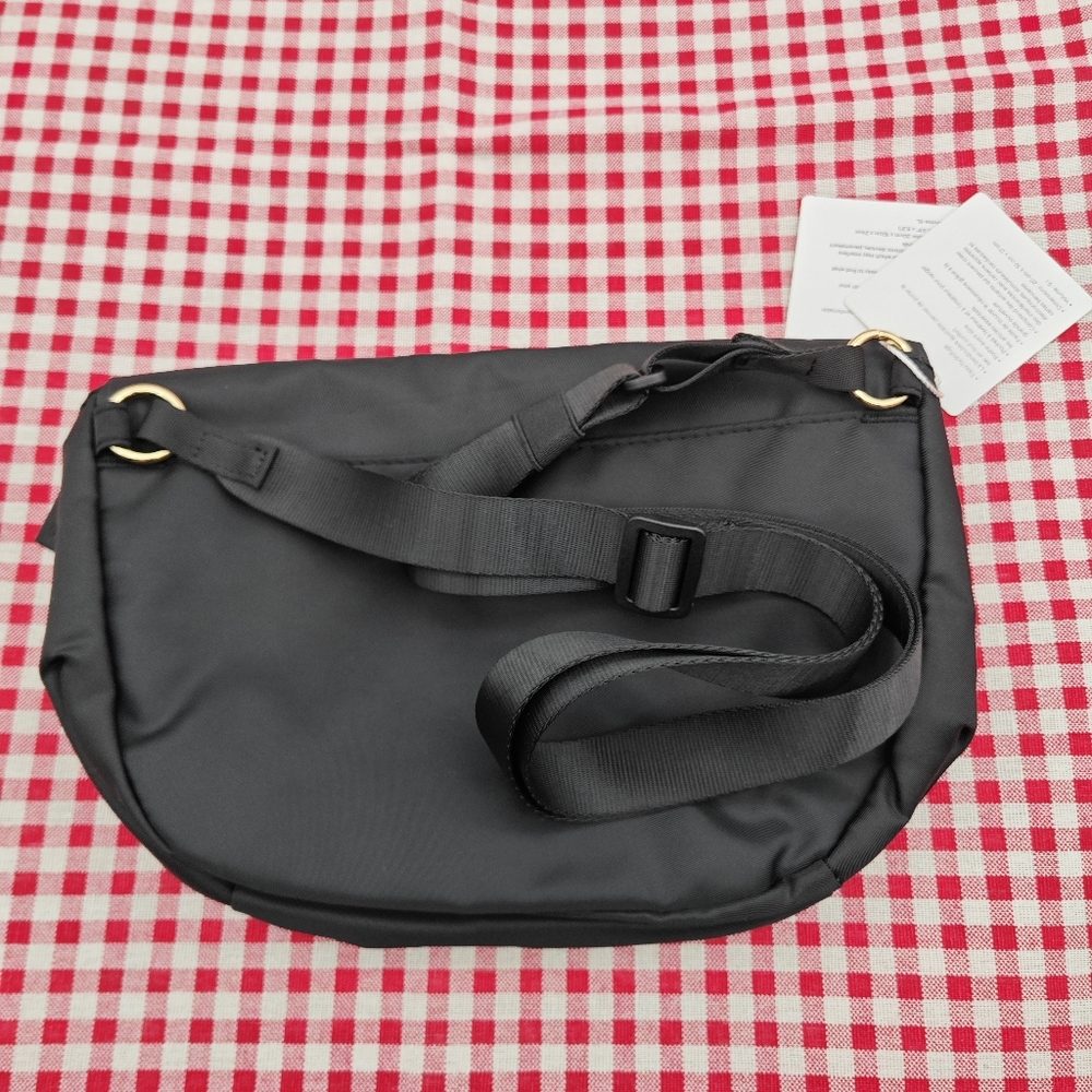 Lululemon gold All Night Festival Bag 5L - Picture 3 of 5